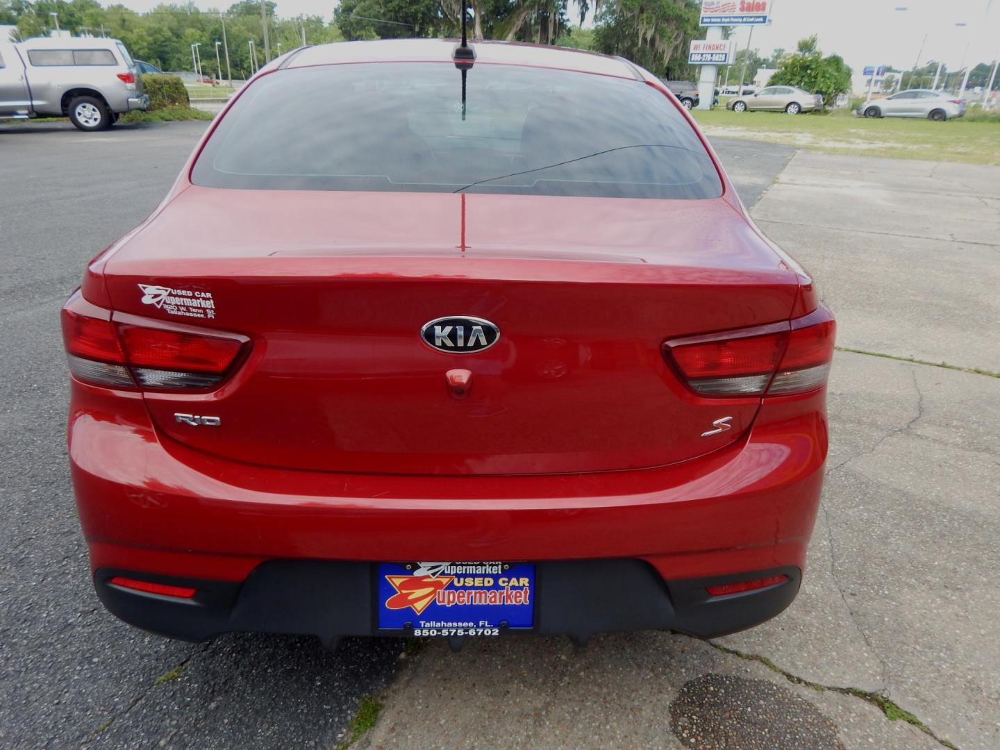 2020 Maroon /Charcoal Kia Rio LX (3KPA24AD4LE) with an 2.0L engine, Automatic transmission, located at 3120 W Tennessee St, Tallahassee, FL, 32304-1002, (850) 575-6702, 30.458841, -84.349648 - Used Car Supermarket is proud to present you with this loaded immaculate 2020 Kia Rio LX Sedan . Used Car Supermarket prides itself in offering you the finest pre-owned vehicle in Tallahassee. Used Car Supermarket has been locally family owned and operated for over 48 years. Our Rio LX sedan has bee - Photo#3